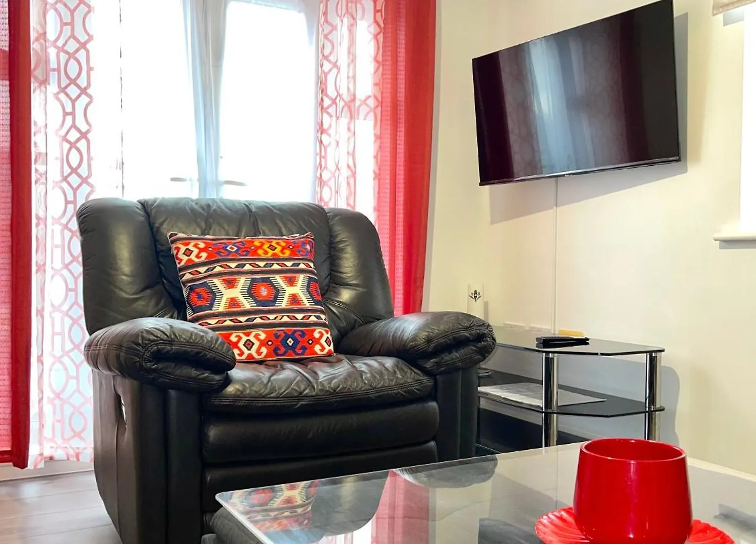 The Grand Forsyth Apartment - Two Bedroom 0*, Dagenham United Kingdom