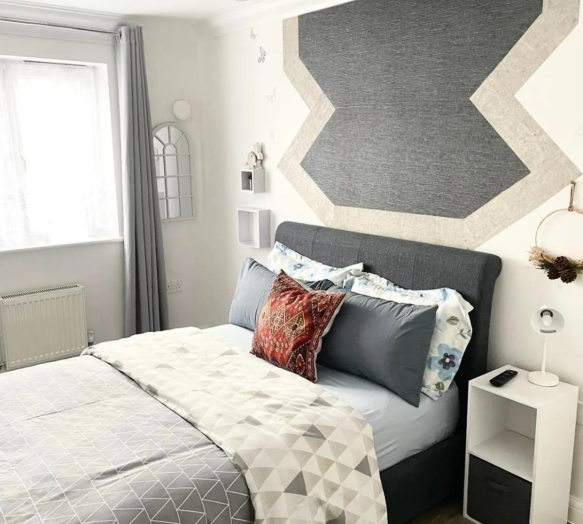 The Grand Forsyth Apartment - Two Bedroom  Dagenham